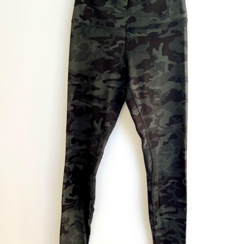 Lululemon High-Rise Army Camo Leggings Size 6 Yoga Pants